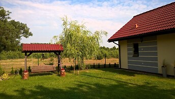 Cottage With a Fenced Garden, Kolczewo