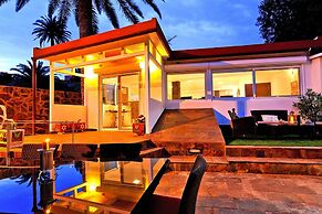 Villa With Pool and Extravagant Architecture