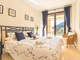 Premium Apartment in Benahavis With Balcony