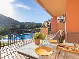 Premium Apartment in Benahavis With Balcony