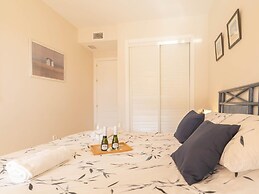 Premium Apartment in Benahavis With Balcony