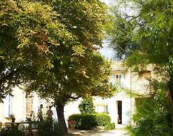 Sunny Provence Home With Terrace