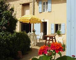 Sunny Provence Home With Terrace
