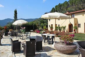 Estate in Monte Serra With Panoramic Views