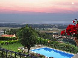 Estate in Monte Serra With Panoramic Views