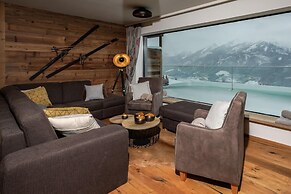 Kitzbuhel Alpine Lodge With Sauna