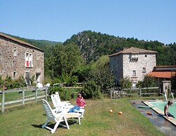 Rural Pool Retreat in the Hills