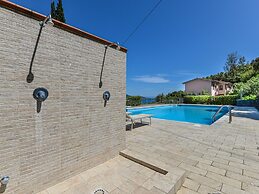 Apartment in Elba Near Straccoligno Beach