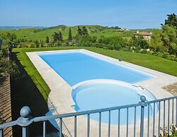 Apartment in Tuscany With Pool & Golf Access