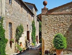 Charming House in Tuscany With Pool & Views