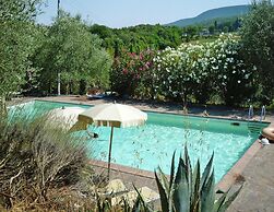 Charming House in Tuscany With Pool & Views