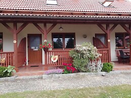 Kolczewo Cottage With BBQ & Garden