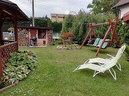 Kolczewo Cottage With BBQ & Garden