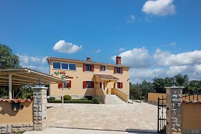 Pool Villa Divina in i an