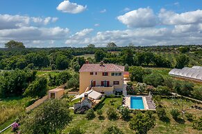 Pool Villa Divina in i an