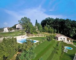 Apartment in Tuscany With Golf & Pools