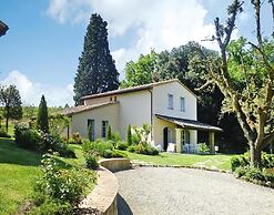 Apartment in Tuscany With Golf & Pools