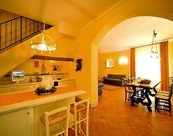 Apartment in Tuscany With Golf & Pools