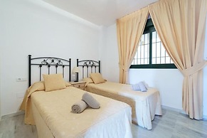 Apartment With Communal Pool in Mijas