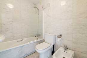 Apartment With Communal Pool in Mijas