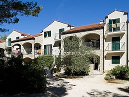 Zaton Apartment Near Sea Beach