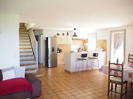 Bedoin Garden Home With Views