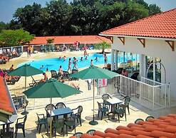 Cassen Holiday House With Pool