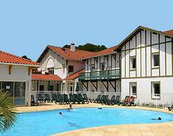 Cassen Holiday House With Pool