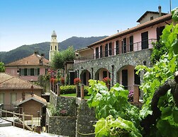 Apartment in Castellaro With Garden