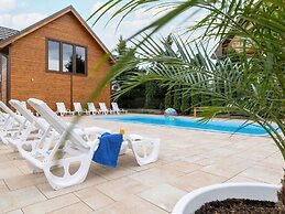Comfortable Houses With Swimming Pools, Rewal