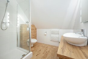 Comfortable Houses With Swimming Pools, Rewal