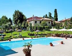 Apartment in Vinci With Pool & Wellness