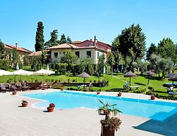 Apartment in Vinci With Pool & Wellness