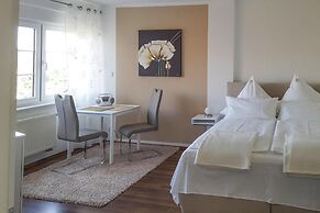 Large, Comfortable Holiday Villa, Private Garden