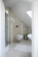 Large, Comfortable Holiday Villa, Private Garden