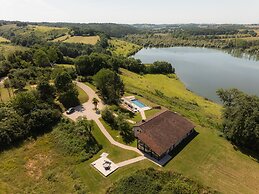 Peyrusse Peace: Pool & Charm