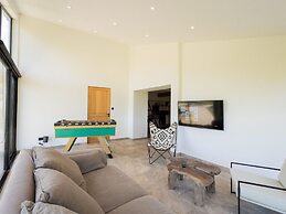 Peyrusse Peace: Pool & Charm