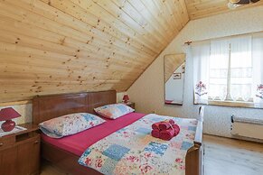 Rustic Cottage With Heated Pool