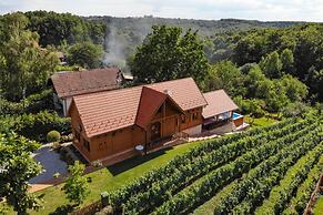 Rustic Cottage With Heated Pool