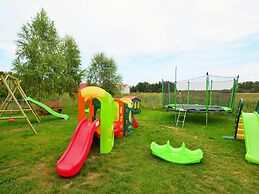 Holiday Homes With air Conditioning, Pool, Jacuzzi