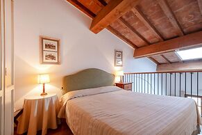 Piombino Apartment With Terrace