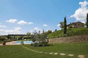 Nice Apartment in Montaione With Shared Pool