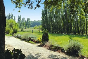 Country House With Private Terrace, Beaucaire
