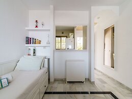 Peaceful Retreat Near the Beach