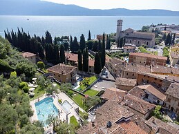 Borgo Alba Apt. w/ Shared Pool
