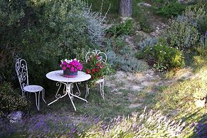 Cottage in Bellegarde Near Camargue Reserve