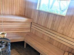Luxurious, Spacious Apartment, Sauna Included
