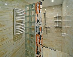 Luxurious, Spacious Apartment, Sauna Included