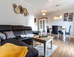 Apartment in Westerdeichstrich Near North Sea