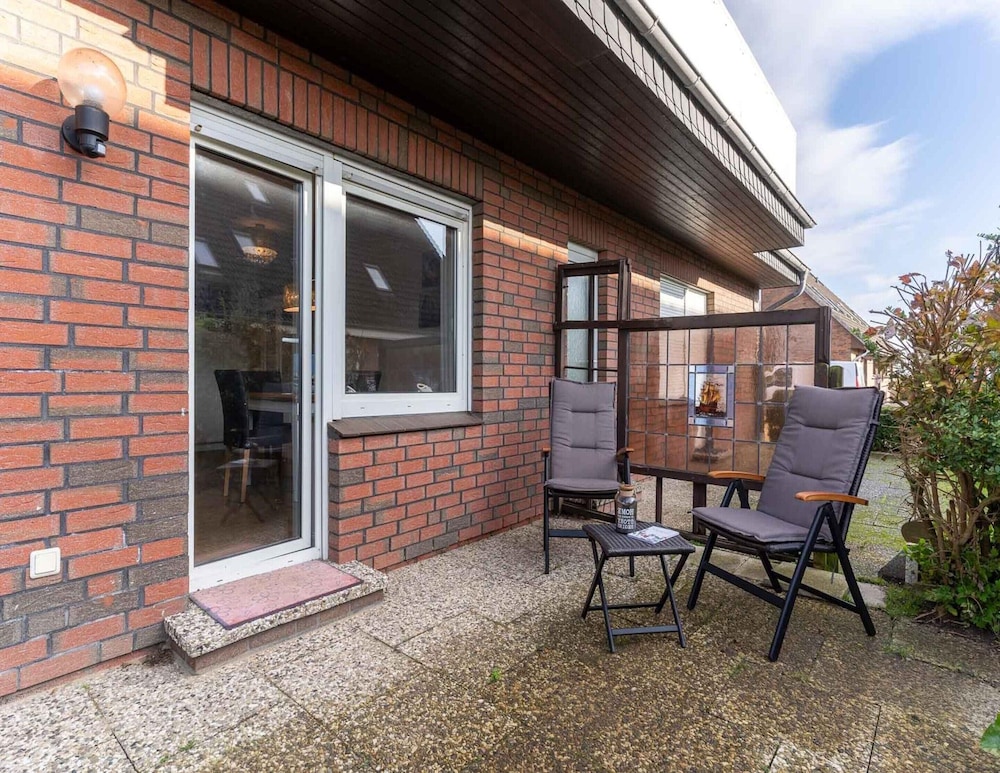 Apartment in Westerdeichstrich Near North Sea